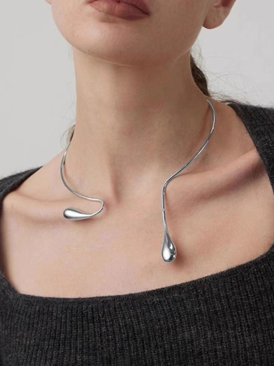 ABSTRACT STATEMENT NECKLACE - SILVER