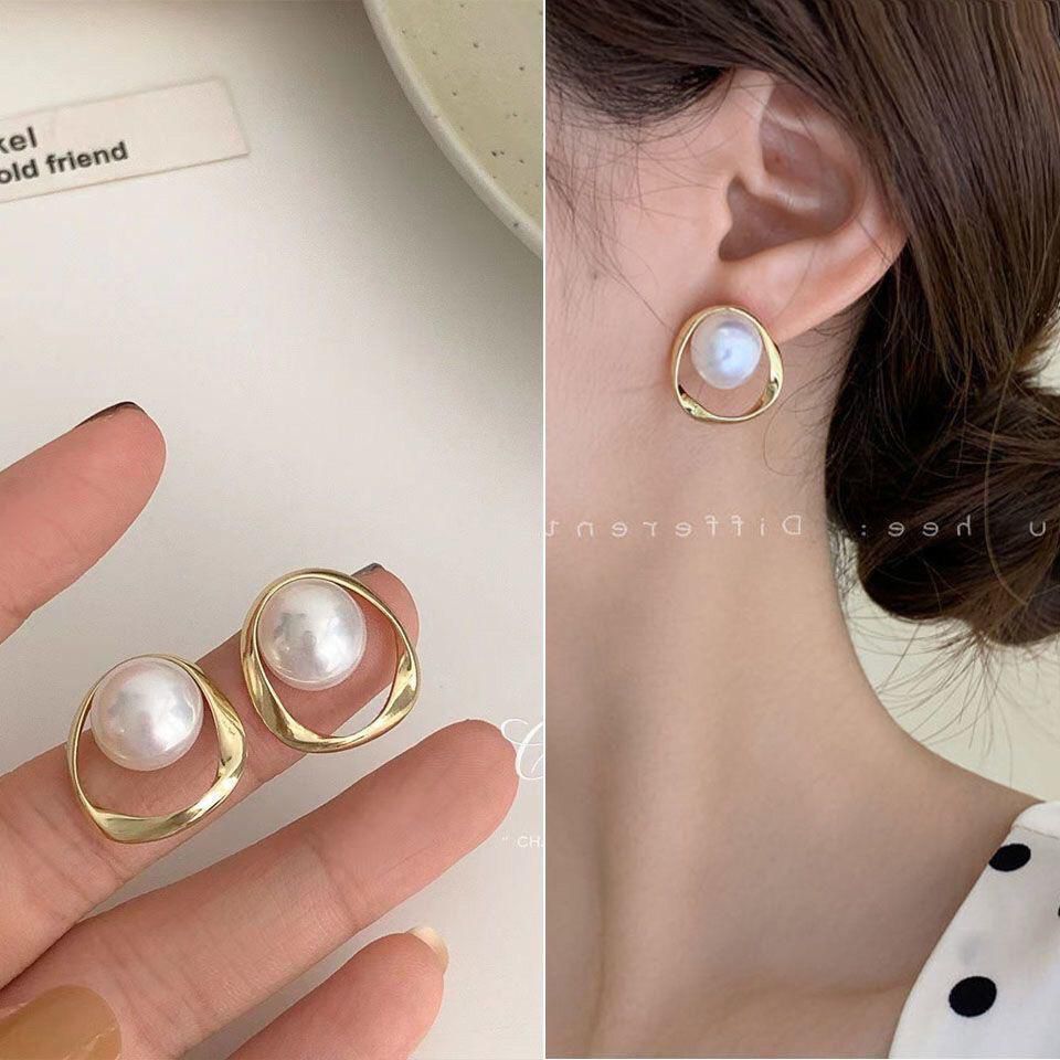 ELEGANT PEARL EARRINGS